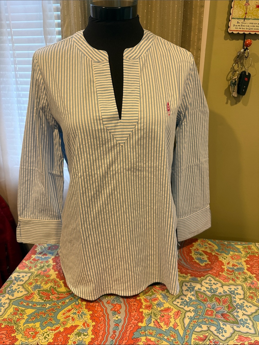 Vineyard Vines Blue/White Striped Seersucker Top 🐳 🏄🏻♀️